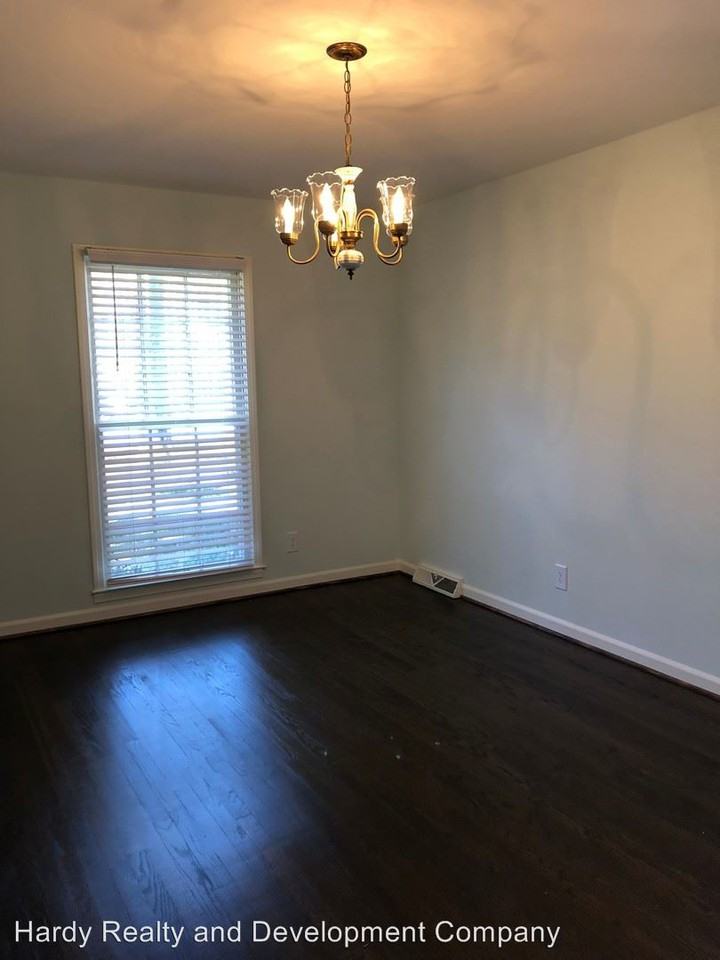 105 Rolling Wood Cir NW - Photo 3 of 8