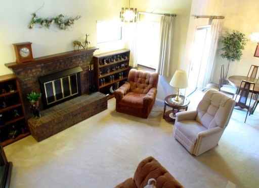 3821 Apache Ct - Photo 3 of 6