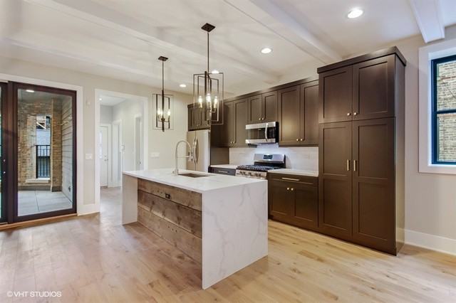 631 West Wellington Avenue #1-0