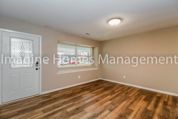 160 Balsam Ct - Photo 2 of 14