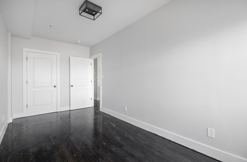 1456 Greene Ave #4A - Photo 3 of 4