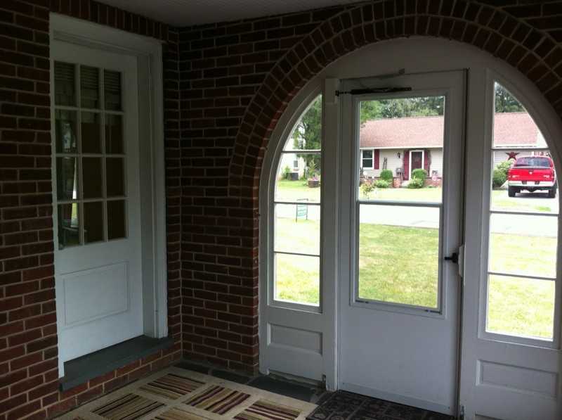 2340 Sunset Ln - Photo 3 of 10