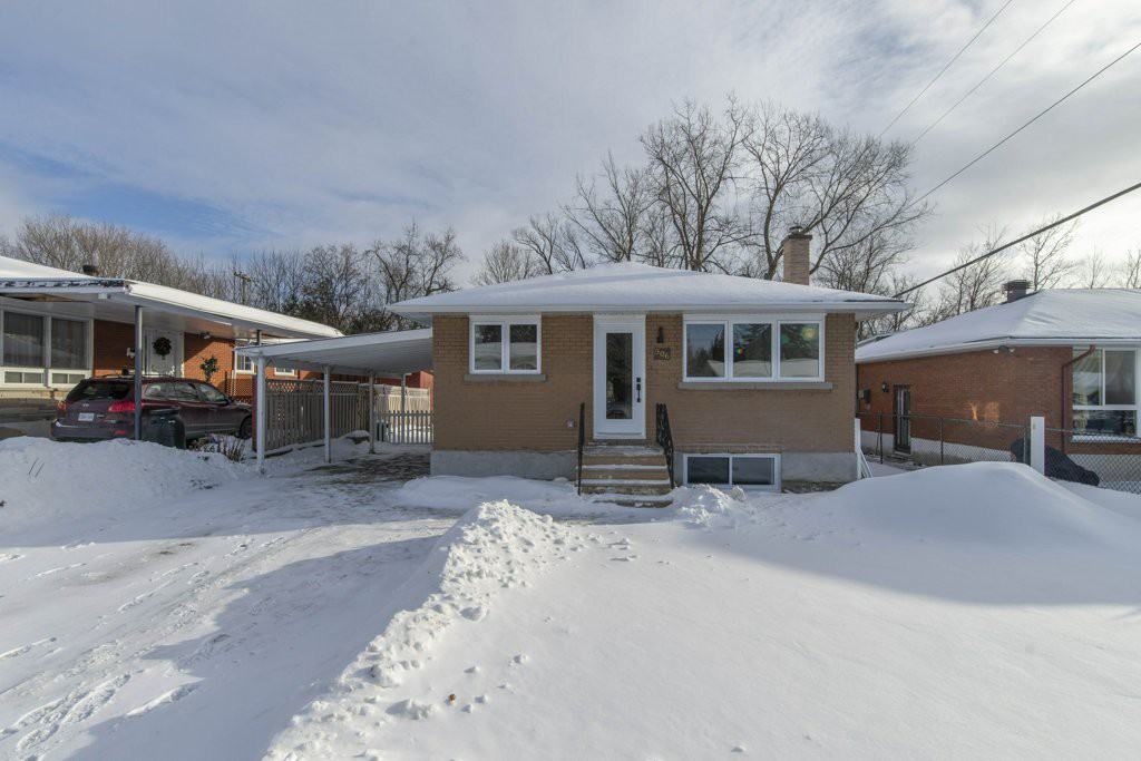 906 Charleswood Avenue #1