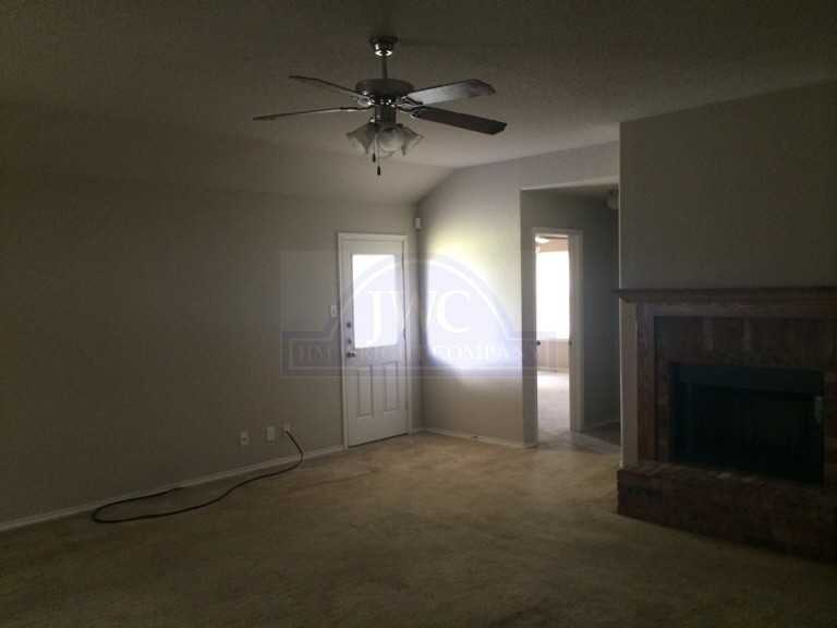 3800 Ida Dr - Photo 3 of 10