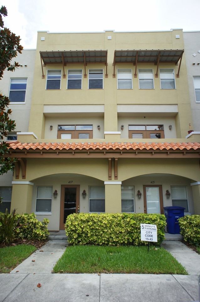 417 S Oregon Ave - Photo 2 of 19