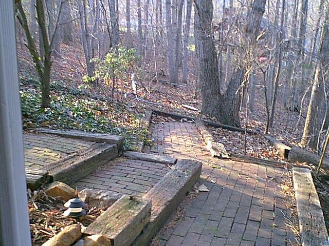 566 Sherwood Dr - Photo 3 of 10