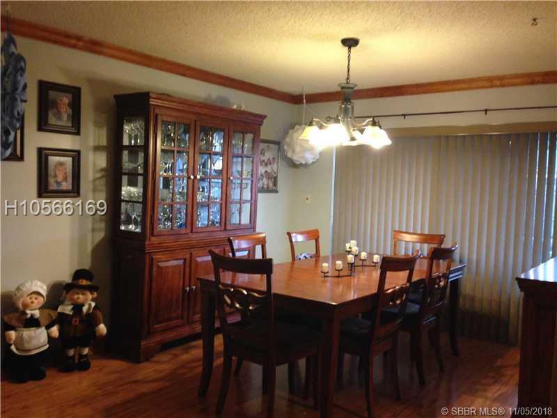 5151 Southwest 101st Avenue - Photo 2 of 9