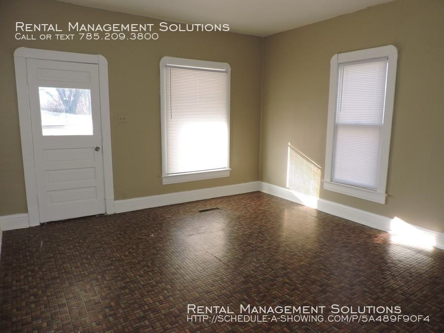 1926 SW Lane St - Photo 2 of 3