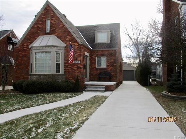 22929 Lodge Ln - Photo 2 of 35