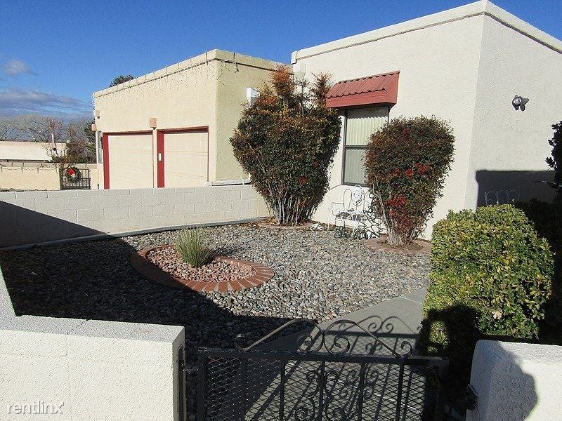 104 Greenspoint Ln - Photo 2 of 19