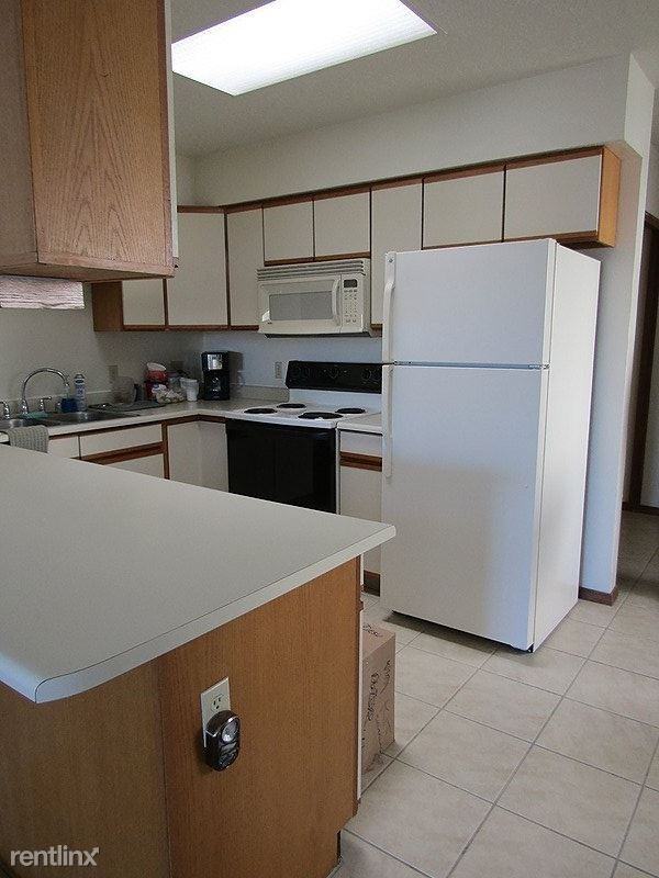 104 Greenspoint Ln - Photo 3 of 19