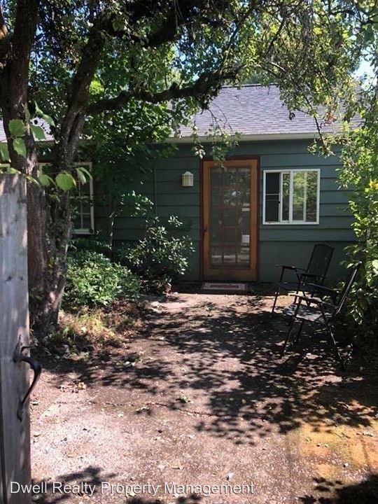 4418 SW Lobelia St #B - Photo 2 of 14