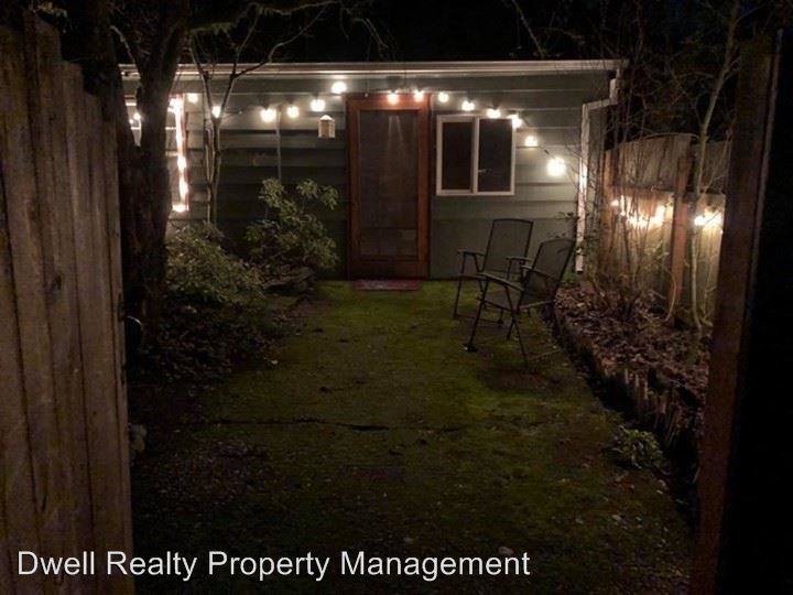 4418 SW Lobelia St #B - Photo 3 of 14