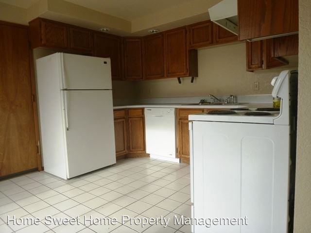 1035 Saunders Court - Photo 3 of 14