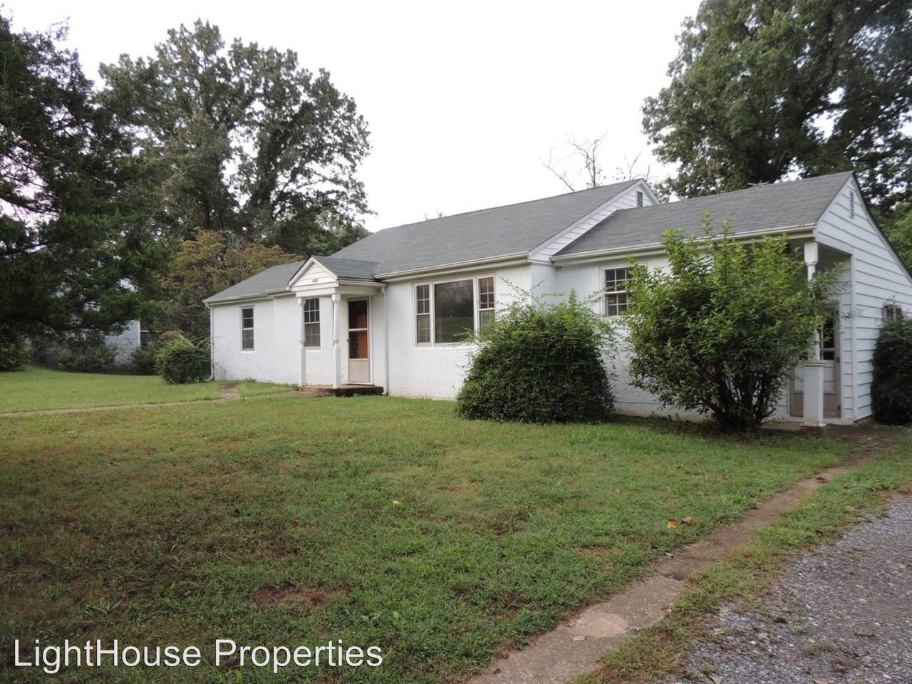 1927 Roxbury St - Photo 2 of 10