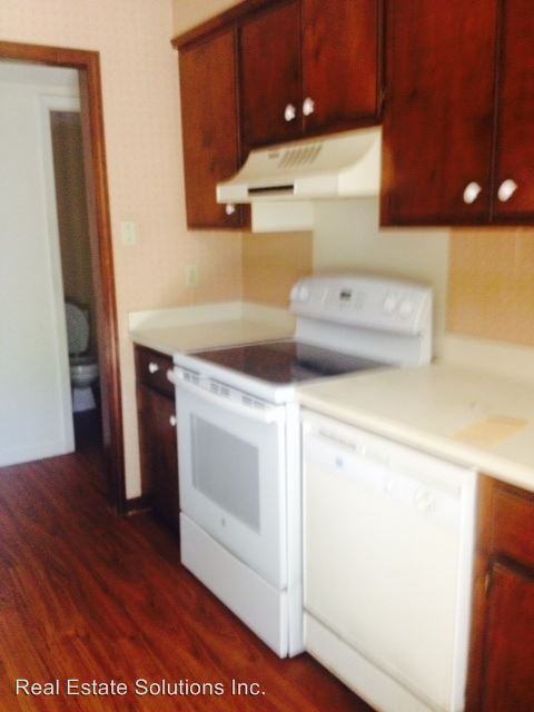 931 Glastonbury Cir - Photo 2 of 5