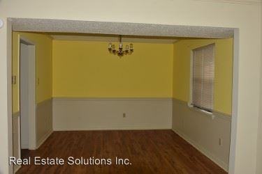 931 Glastonbury Cir - Photo 3 of 5