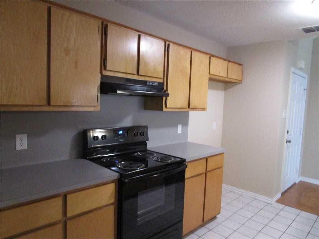 2204 Spring Park Dr - Photo 3 of 6