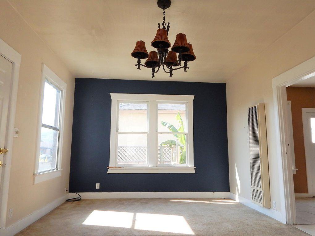 133 N E St - Photo 2 of 4