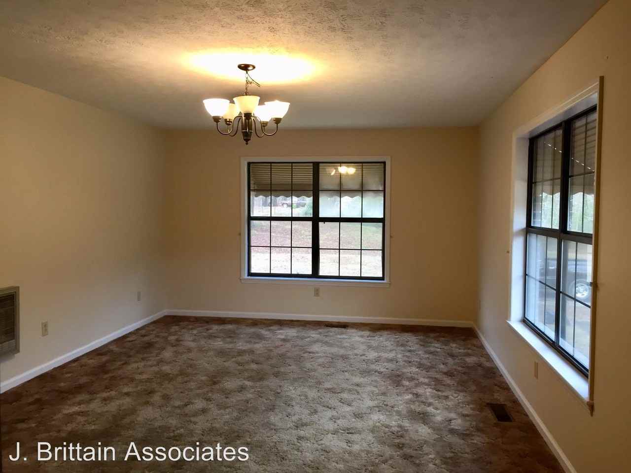 1061 Sulphur Springs Rd N - Photo 3 of 23