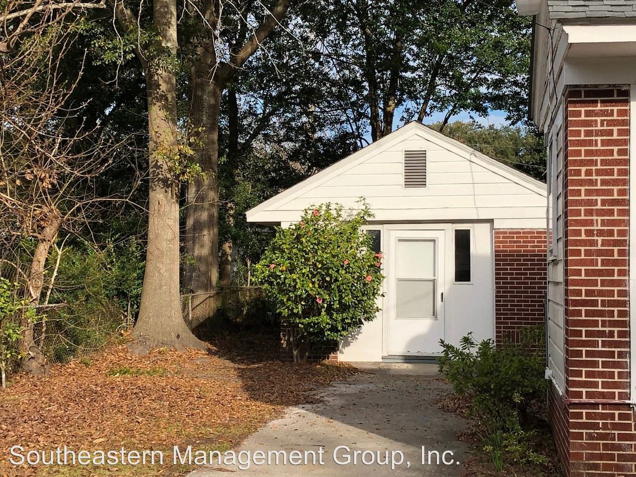 127 Chadwick Dr - Photo 3 of 14