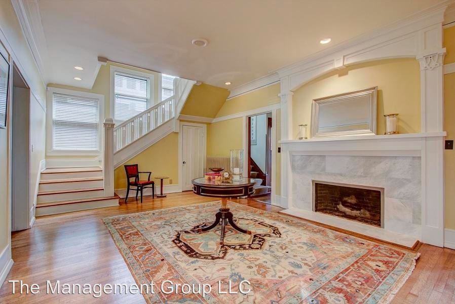 2542 N Terrace Ave - Photo 2 of 23