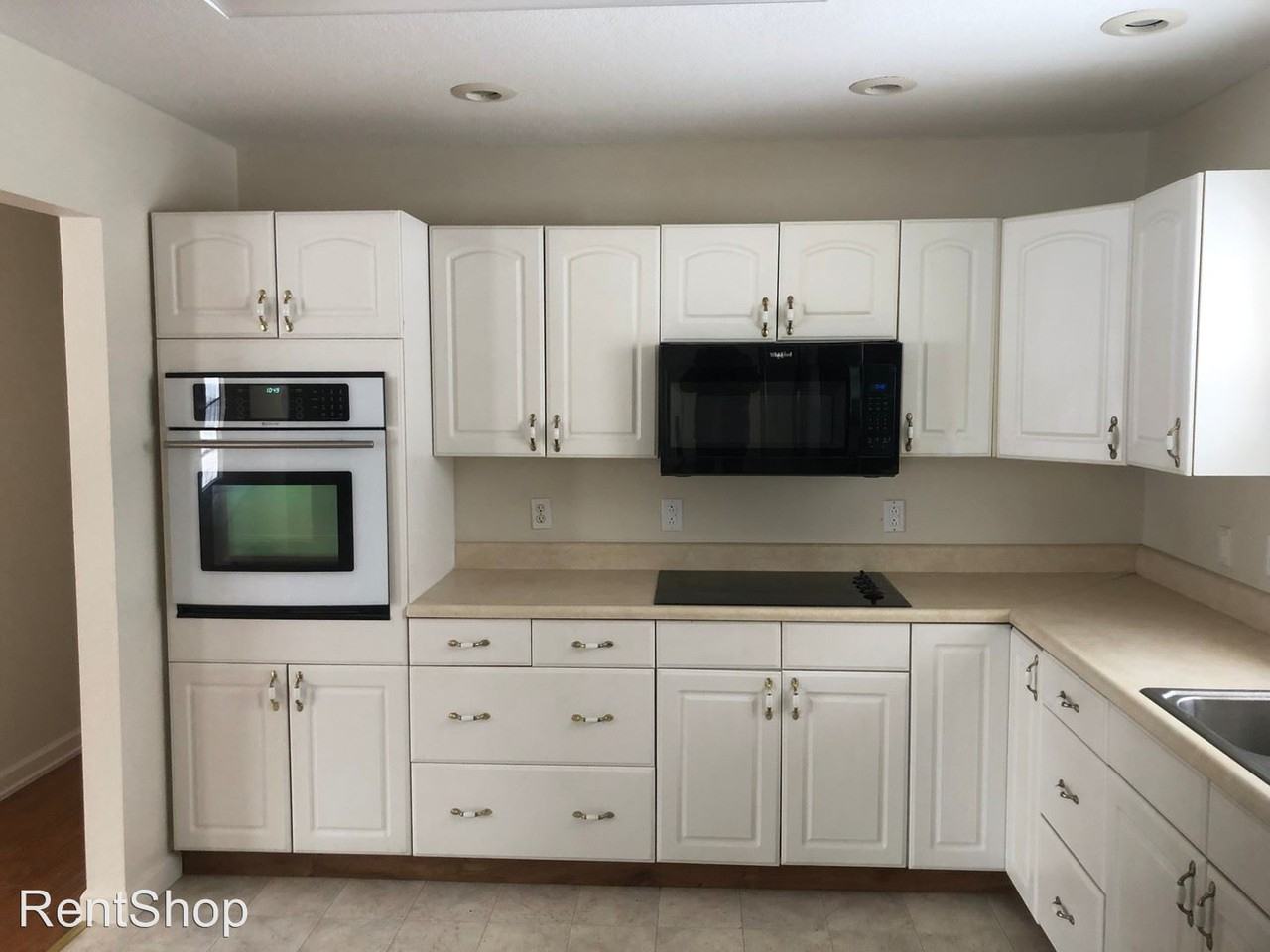 3411 Greenridge Rd - Photo 3 of 11