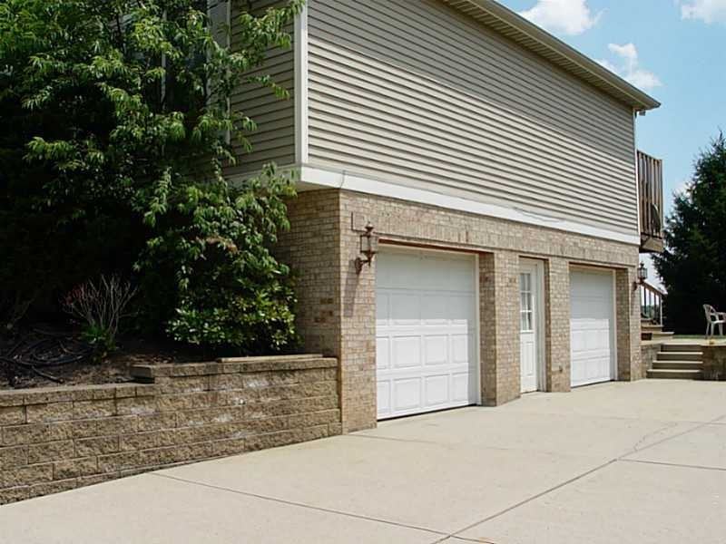 1204 Balsam Dr - Photo 2 of 21