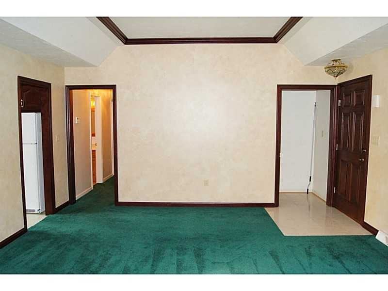 1204 Balsam Dr - Photo 3 of 21