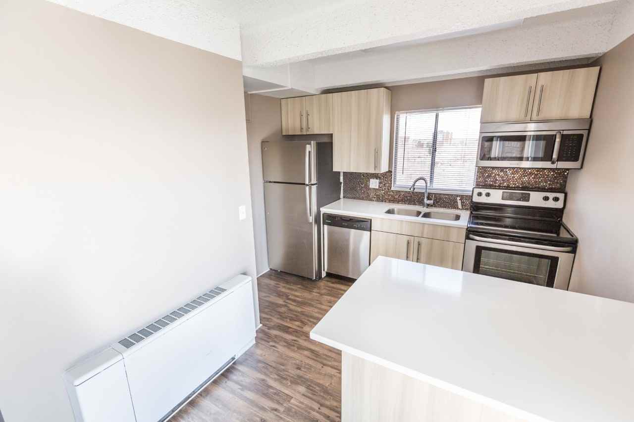 Liv on Steele - Photo 3 of 56