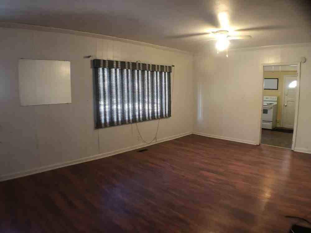 930 Lynhurst Dr SW - Photo 2 of 50