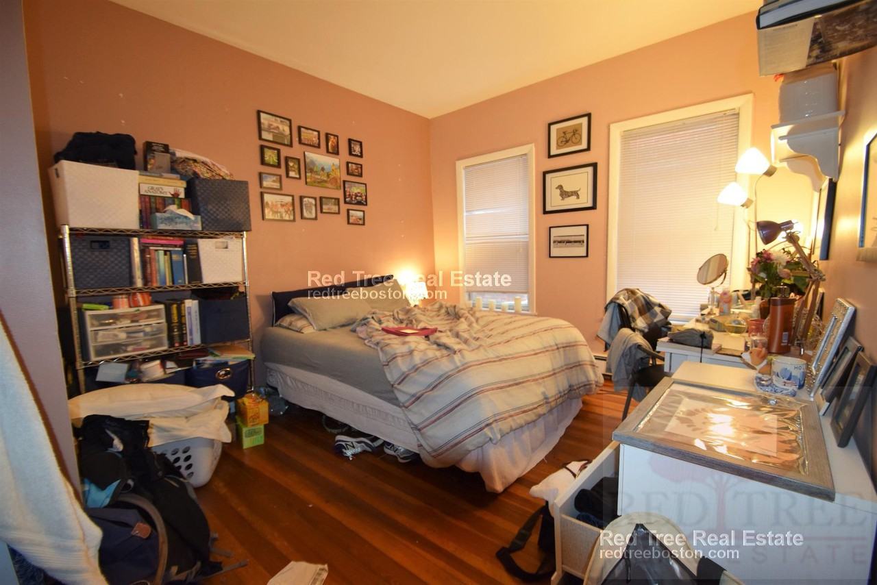 32 South Huntington Avenue #2 - Photo 3 of 6