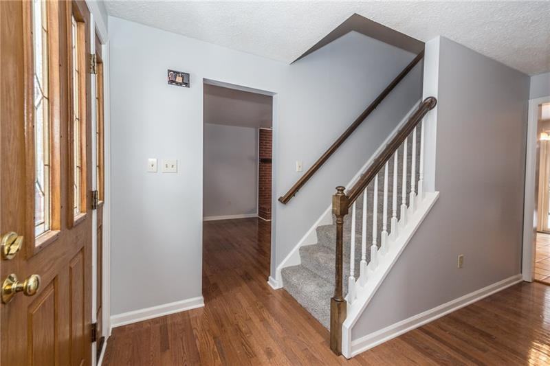 1556 Village Dr - Photo 3 of 35