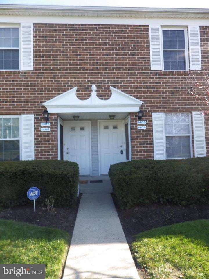 1405 Huntingdon Mews - Photo 2 of 16