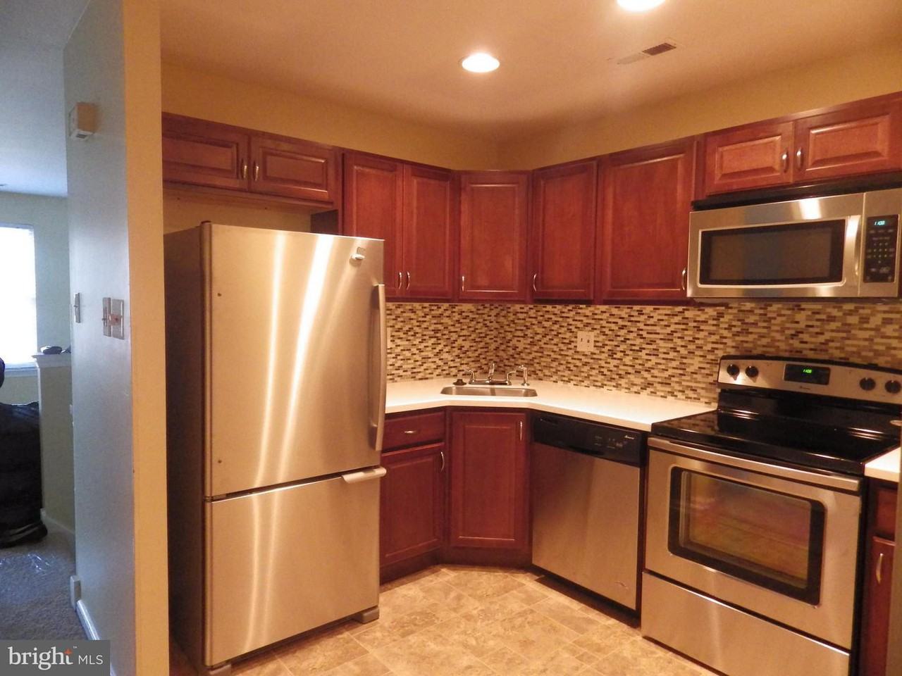 1405 Huntingdon Mews - Photo 3 of 16