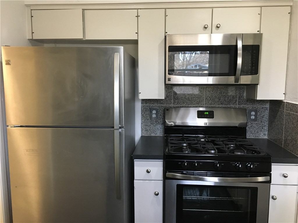 10204 Aspen St - Photo 3 of 8