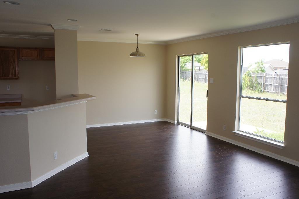 1103 Sunflower Ct - Photo 3 of 12