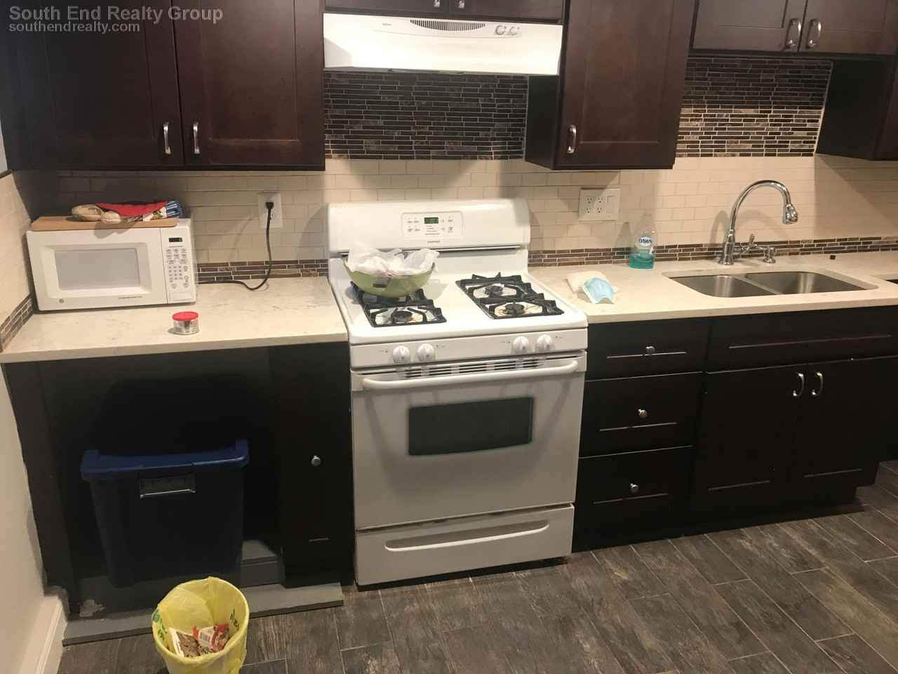 453 Newport Ave - Photo 2 of 7