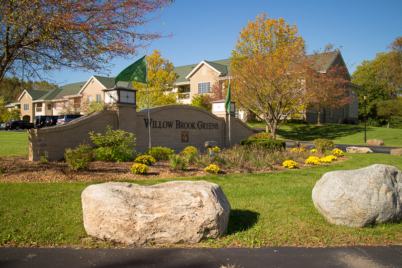 Willow Brook Greens Apartments - Photo 2 of 33