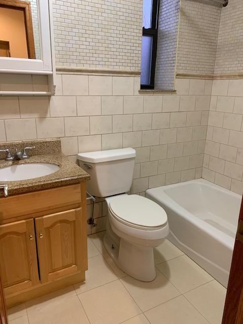 25-16 25-16  25-16 18th Street #7R - Photo 2 of 9