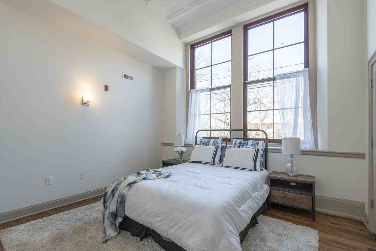 Abigail Vare - Photo 5 of 44