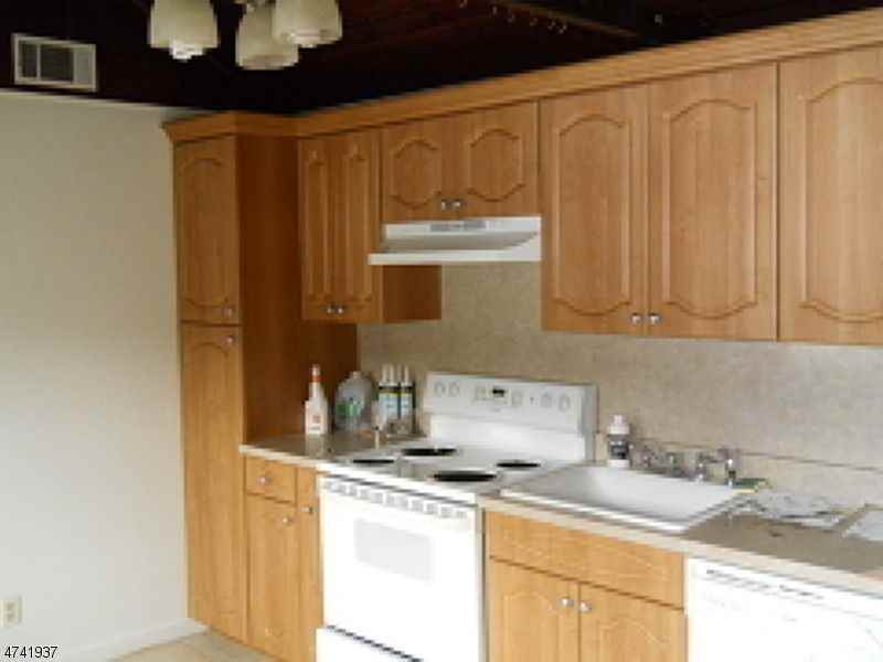 5271 Berkshire Valley Rd - Photo 3 of 17