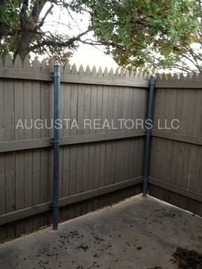 201 N Jefferson St - Photo 2 of 6