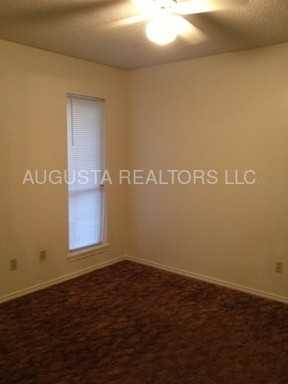 201 N Jefferson St - Photo 3 of 6