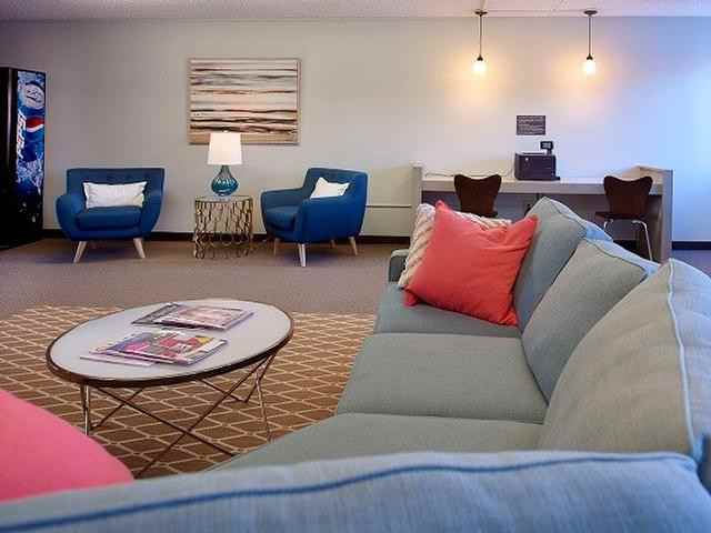 1510 Mainstreet - Photo 4 of 9