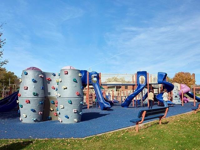 1510 Mainstreet - Photo 5 of 9