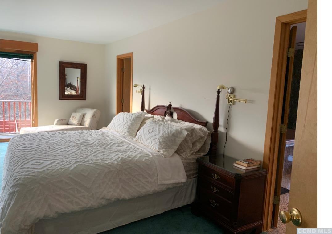 22 Old Farm Ln - Photo 3 of 9