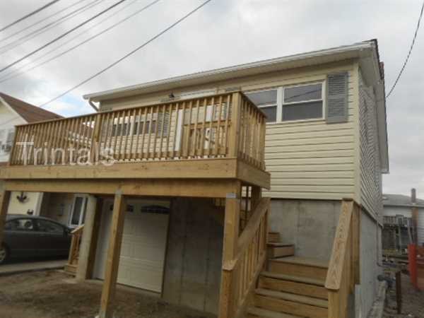 653 Arthur St - Photo 2 of 13