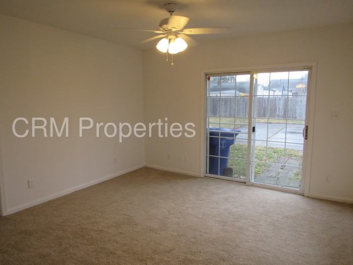 1024 E Gano St - Photo 2 of 9