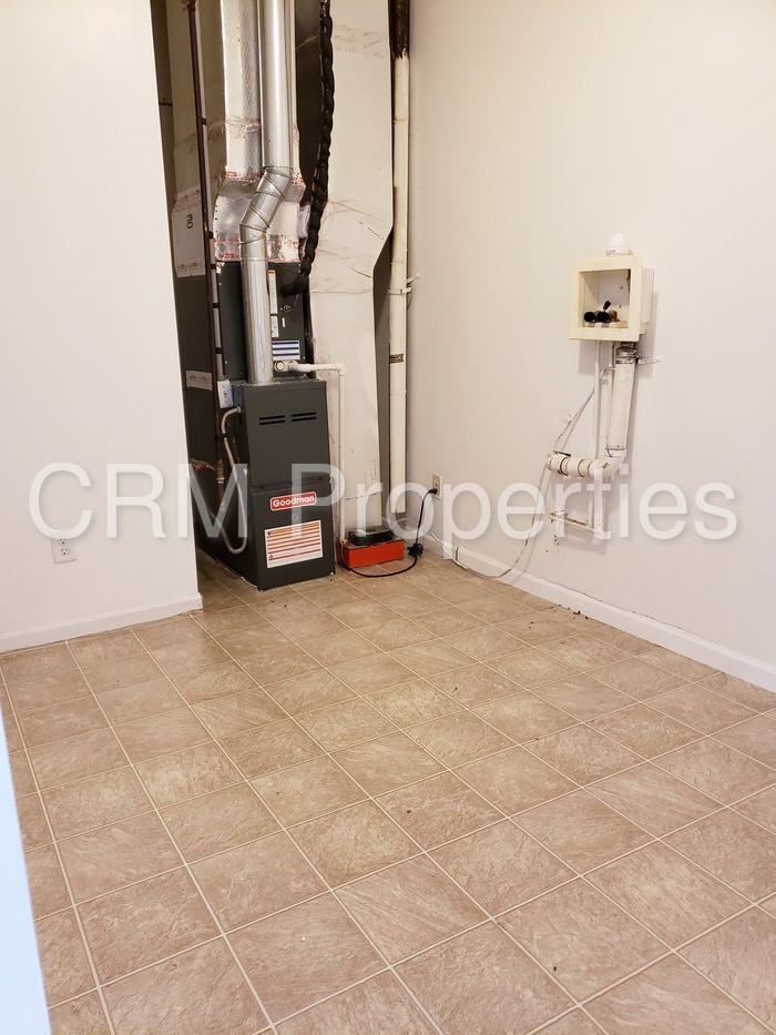 1024 E Gano St - Photo 3 of 9